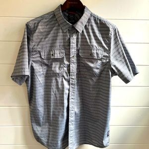 Men’s Large Gerry Button-up Short Sleeve Shirt.